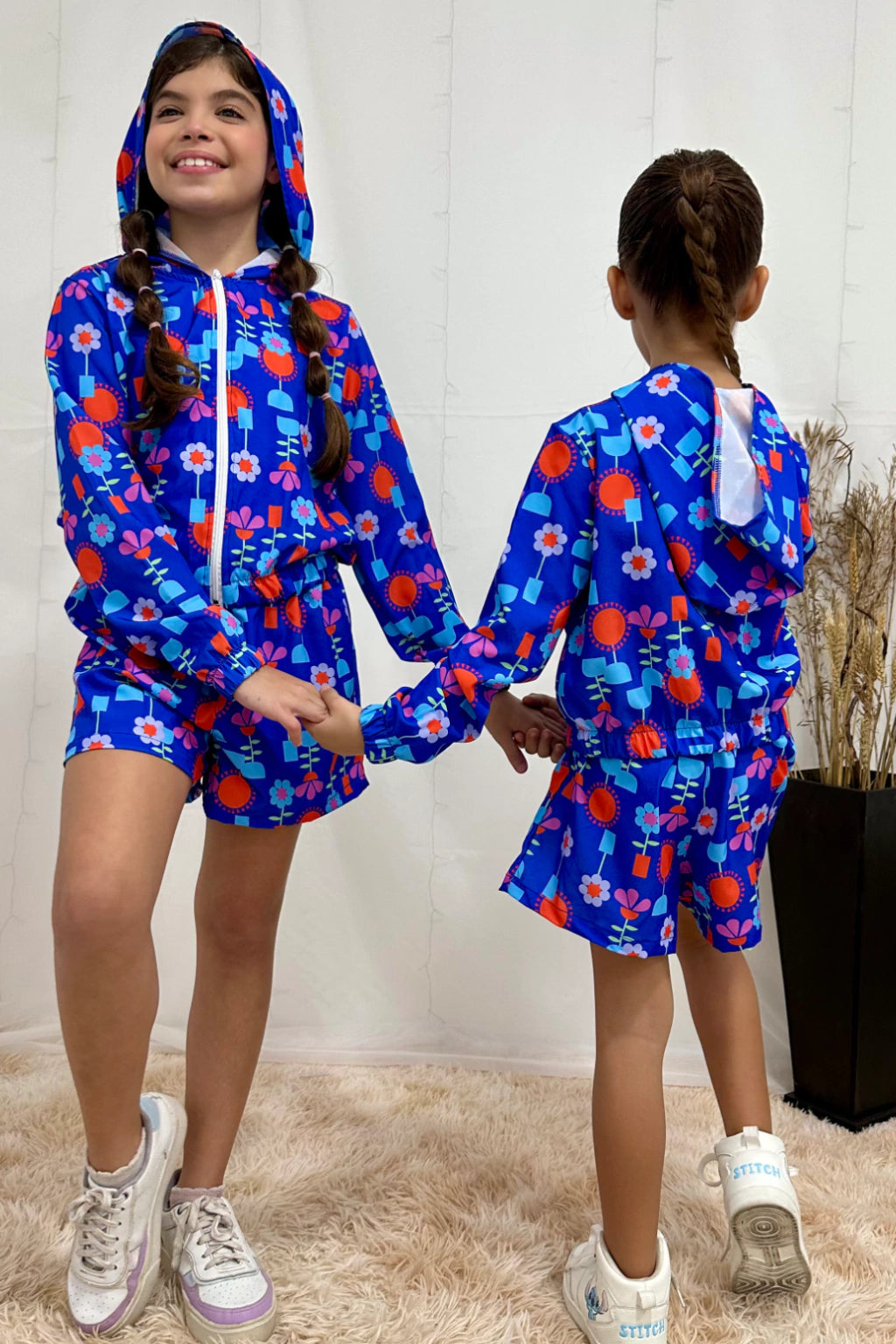 Conjunto Infantil Menina - Short + Corta Vento Capuz
